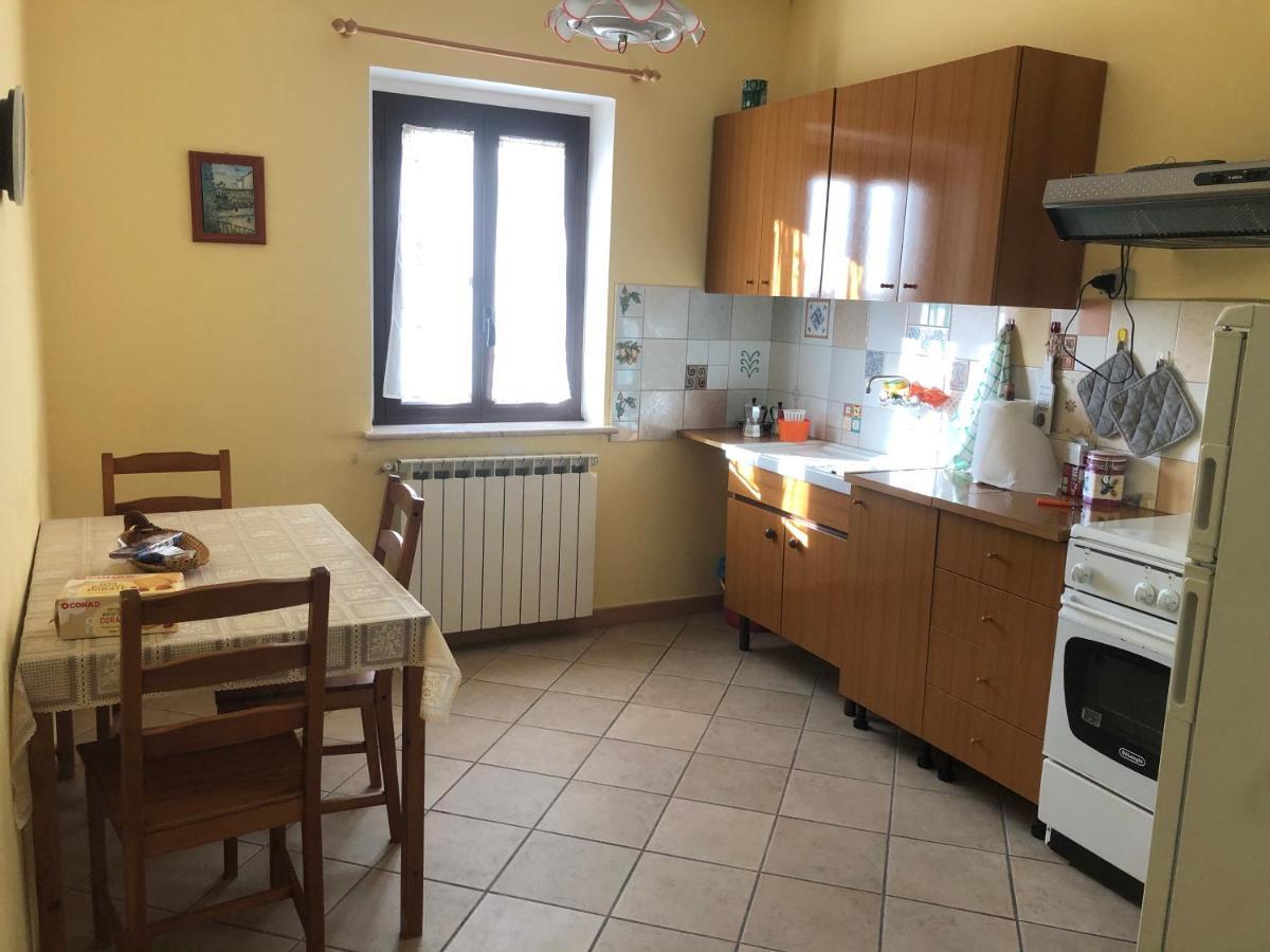 B&B Il Medioevo Pesche Esterno foto